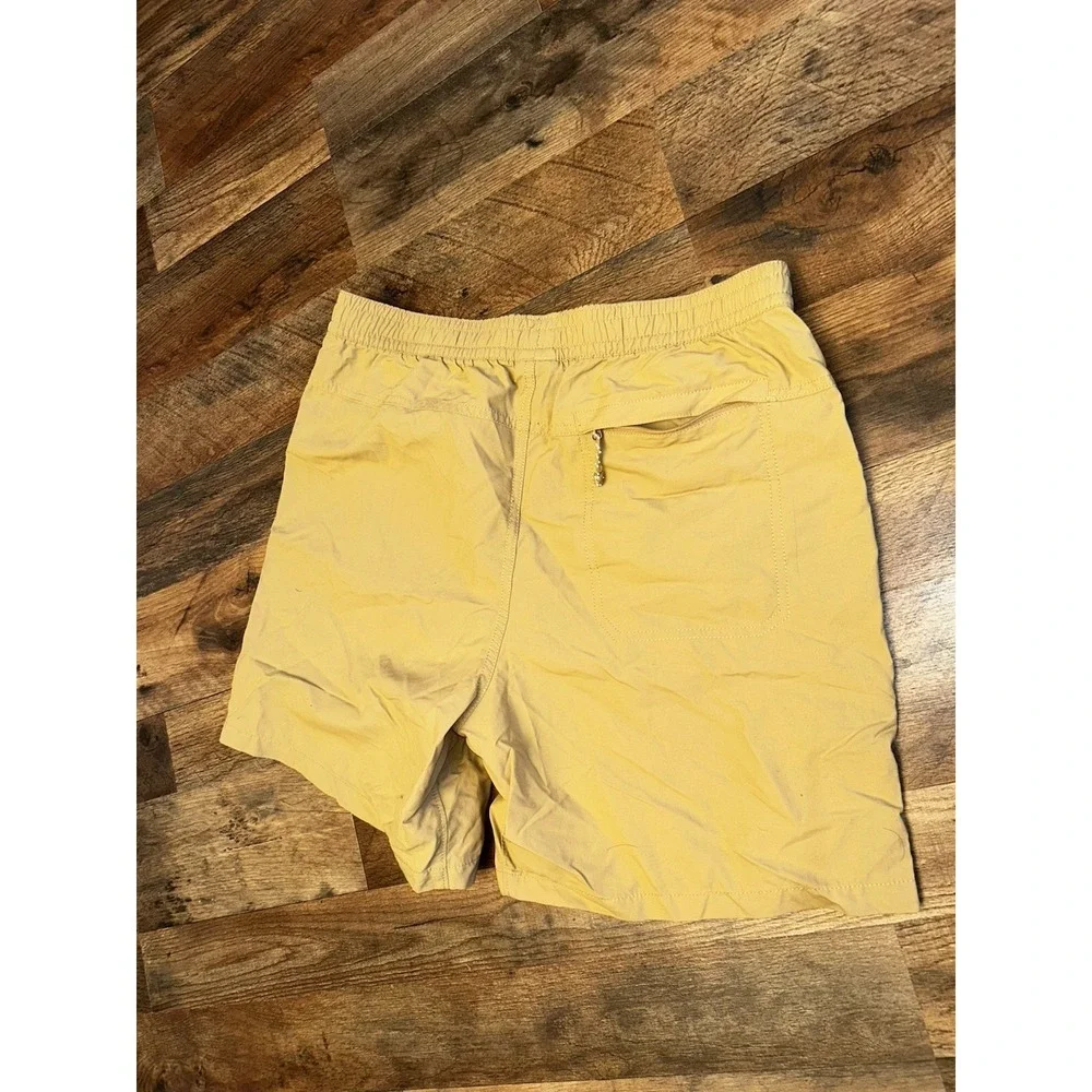 The North Face pull-on running athletic shorts Medium Inseam 7